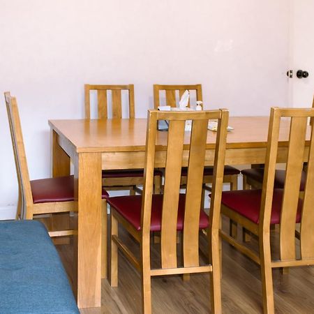 Nice 4 Bedroom Apartment Near City Centre 2-Min Walk To Metro !! Business & Family Friendly!! Londen Buitenkant foto