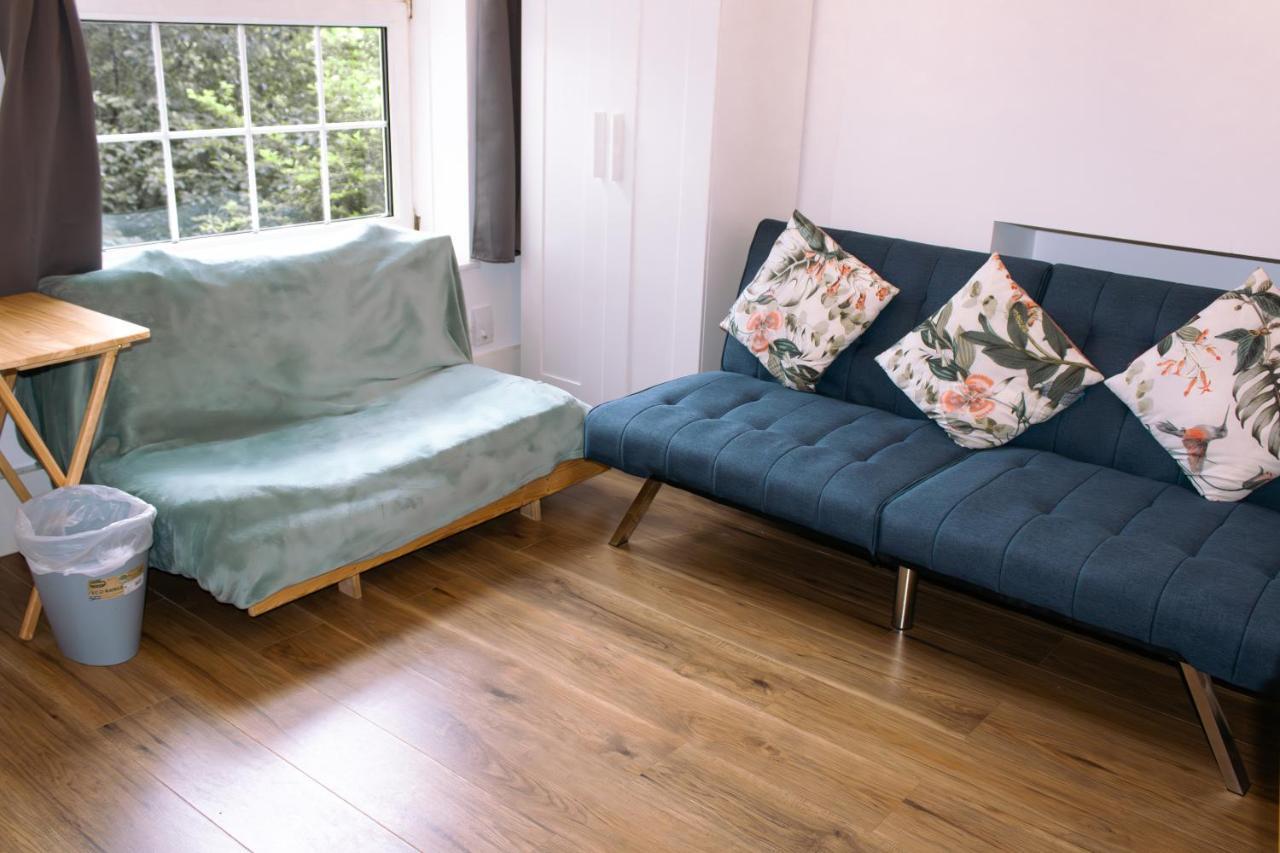 Nice 4 Bedroom Apartment Near City Centre 2-Min Walk To Metro !! Business & Family Friendly!! Londen Buitenkant foto