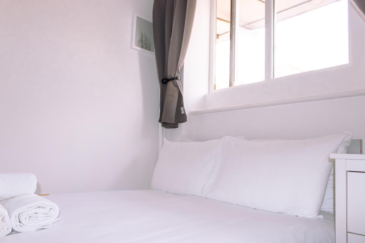 Nice 4 Bedroom Apartment Near City Centre 2-Min Walk To Metro !! Business & Family Friendly!! Londen Buitenkant foto