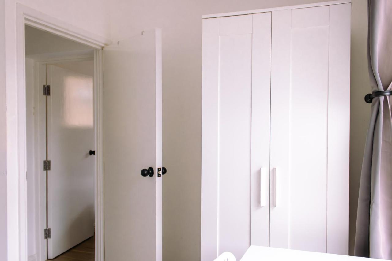 Nice 4 Bedroom Apartment Near City Centre 2-Min Walk To Metro !! Business & Family Friendly!! Londen Buitenkant foto